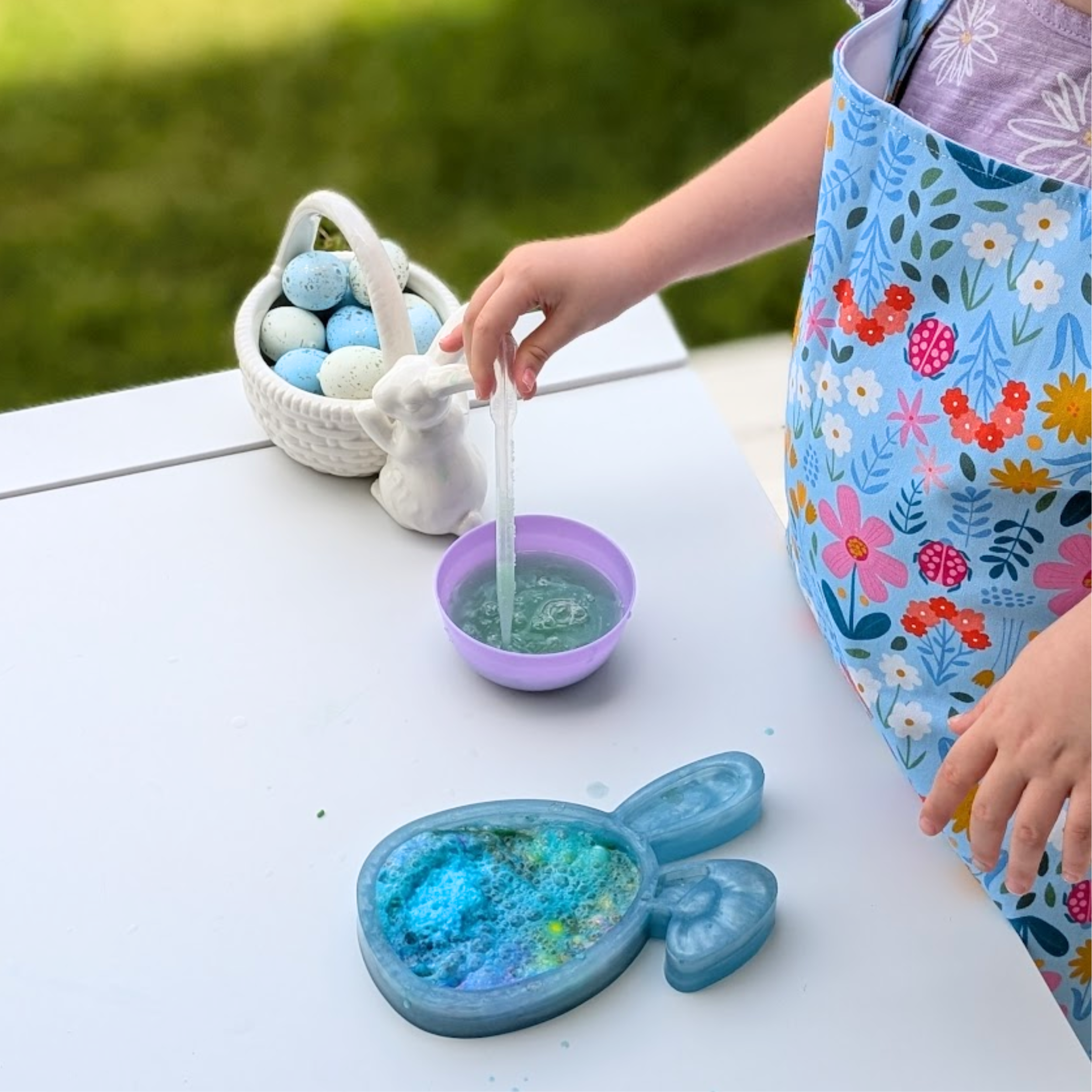 Easter EGGS-pedition